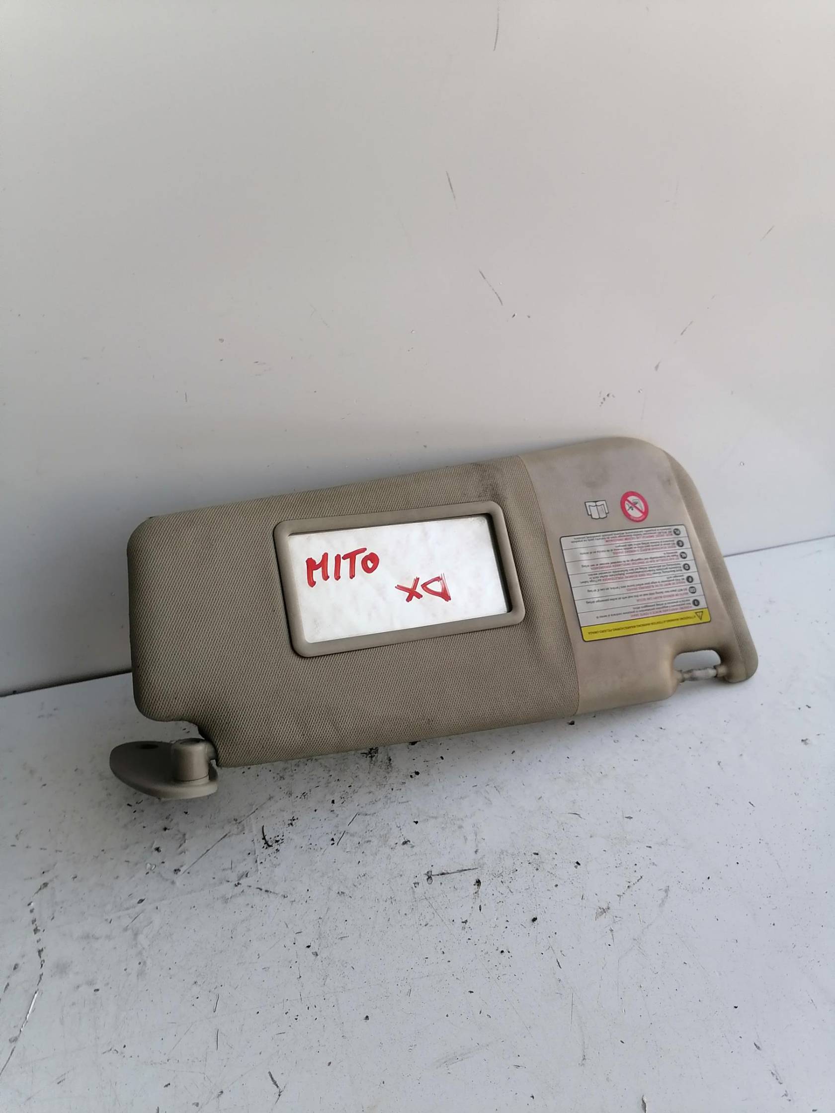 Aletta parasole parabrezza dx.